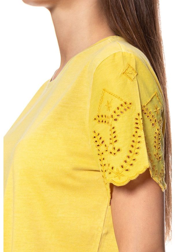 Mustang - MUSTANG T SHIRT DAMSKI Alina C Embro 1009459 9046. Materiał: koronka. Wzór: koronka, aplikacja