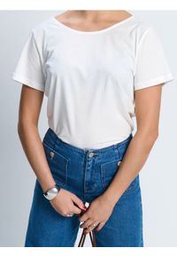 Sinsay - Bluzka z krótkim rękawem - kremowy. Kolor: kremowy. Długość rękawa: krótki rękaw. Długość: krótkie