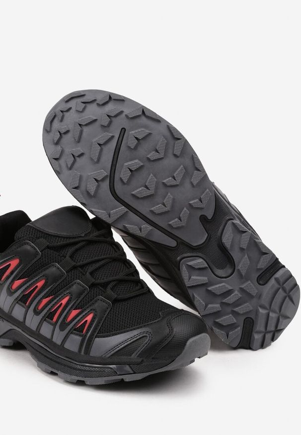 Born2be - Czarno-Czerwone Płaskie Sznurowane Buty Sportowe Sneakersy z Ozdobnymi Paskami Nerades. Okazja: na co dzień. Zapięcie: pasek. Kolor: czarny. Materiał: bawełna. Obcas: na obcasie. Wysokość obcasa: niski