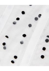 SELF PORTRAIT - Biała sukienka z odkrytymi ramionami. Okazja: na imprezę. Kolor: biały. Materiał: tkanina. Wzór: kropki. Typ sukienki: z odkrytymi ramionami. Styl: retro. Długość: mini #4