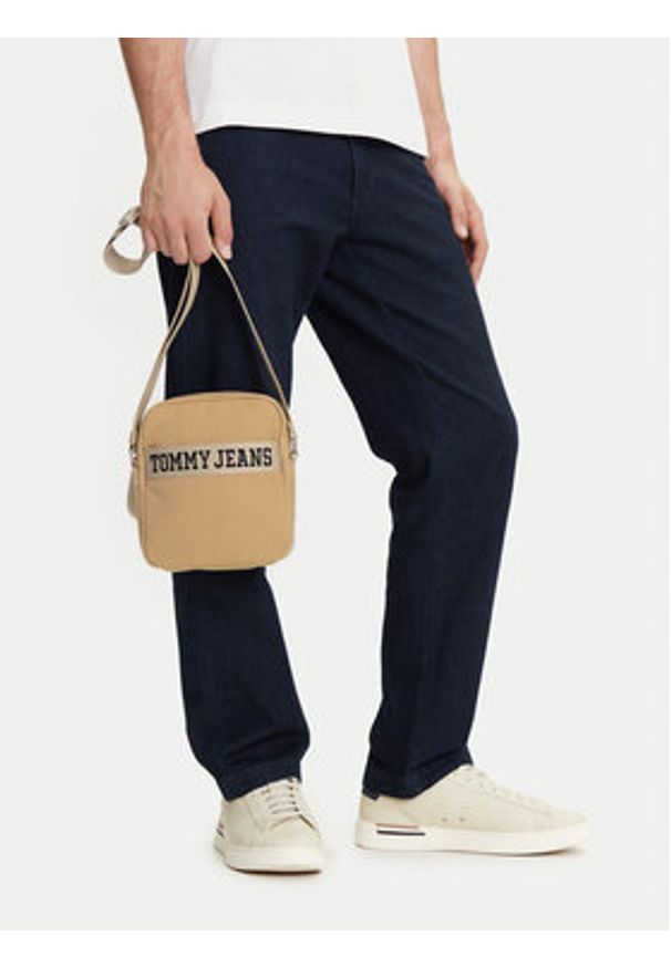 Tommy Jeans Saszetka Retro Cool Reporter AM0AM13277 Beżowy. Kolor: beżowy. Materiał: materiał