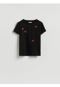 Reserved - Bawełniany t-shirt z nadrukiem - czarny. Kolor: czarny. Materiał: bawełna. Wzór: nadruk