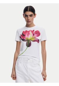 Desigual T-Shirt Plata 25SWTK24 Écru Regular Fit. Materiał: bawełna