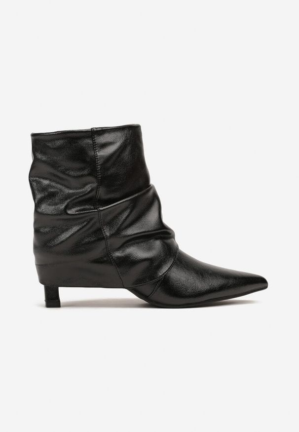 Renee - Czarne Botki Slouchy na Kaczuszce Ozdobione Wywiniętą Cholewką Cenitte. Okazja: na co dzień. Kolor: czarny. Materiał: jeans. Szerokość cholewki: normalna. Wzór: aplikacja. Obcas: na szpilce. Styl: casual. Wysokość obcasa: średni