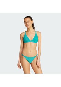 Adidas - Prążkowana góra bikini Iconisea z wyjmowanymi wkładkami i trójkątnym krojem. Kolor: niebieski. Materiał: prążkowany
