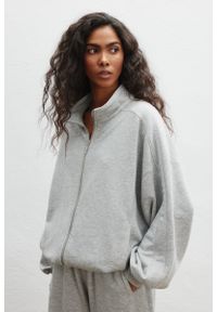 Marsala - Bluza zapinana na zamek w kolorze LIGHT GREY MELANGE -MELLOW. Materiał: dzianina, jeans, bawełna, poliester. Wzór: gładki, melanż. Styl: klasyczny #1