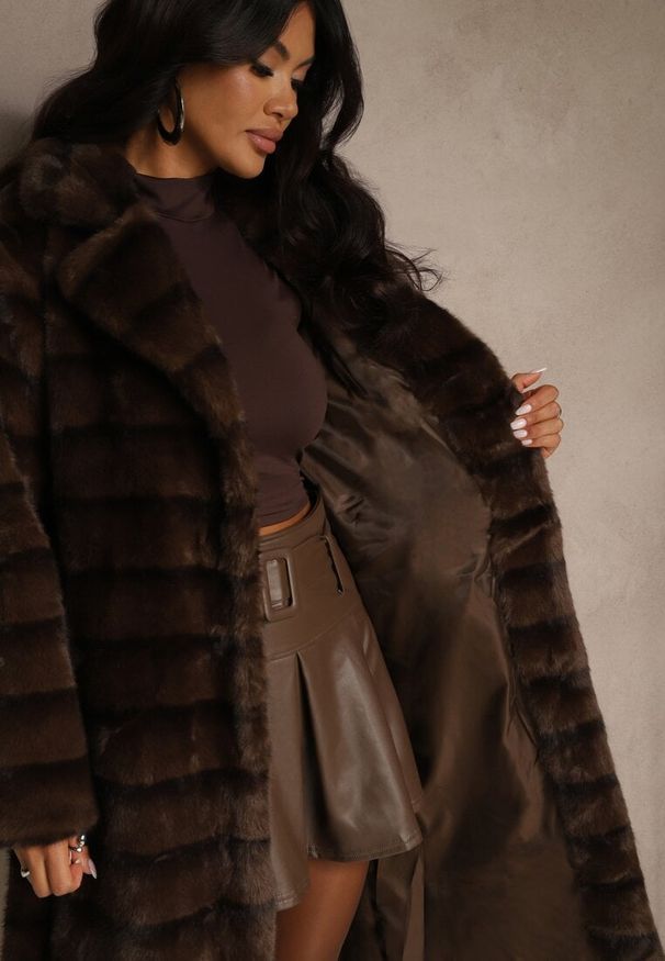 Renee - Brązowy Płaszcz Futerko z Dodatkowym Wiązanym Paskiem Alinella. Okazja: na randkę. Kolor: brązowy. Materiał: futro. Styl: klasyczny, elegancki