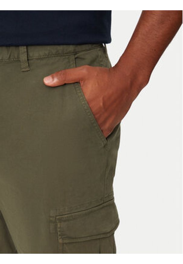 Tommy Jeans Spodnie materiałowe Austin DM0DM20750 Zielony Slim Fit. Kolor: zielony. Materiał: bawełna
