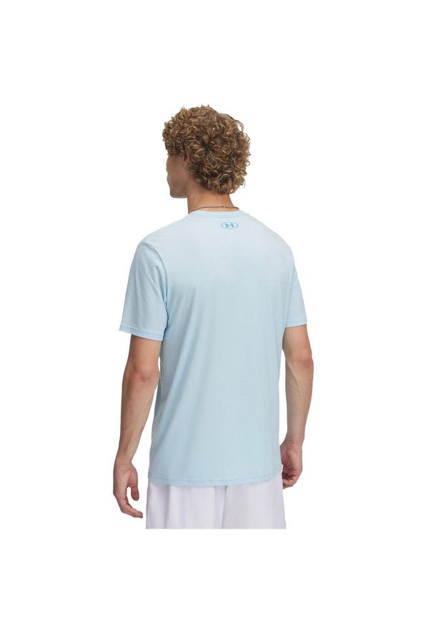 Under Armour - Męska Koszulka Z Krótkim Rękawem Stacked Logo. Kolor: niebieski. Długość rękawa: krótki rękaw. Długość: krótkie. Sport: turystyka piesza
