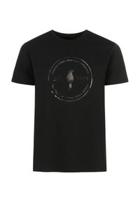 Ochnik - Czarny T-shirt męski z logo. Kolor: czarny. Materiał: bawełna