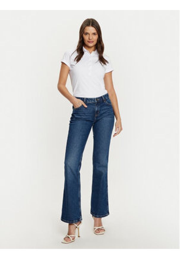 Guess Polo W4GP62 KBZV1 Biały Slim Fit. Typ kołnierza: polo. Kolor: biały. Materiał: bawełna