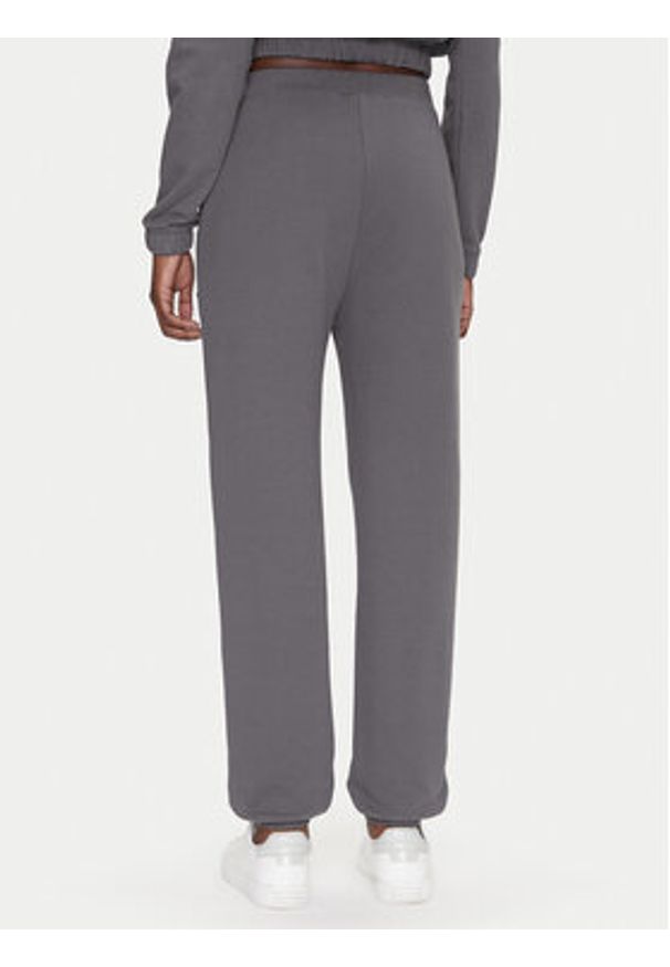 Calvin Klein Jeans Spodnie dresowe J20J225355 Szary Regular Fit. Kolor: szary. Materiał: bawełna