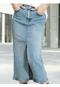 Sinsay - Jeansowa spódnica midi z rozcięciem - turkusowy. Kolor: turkusowy. Materiał: jeans