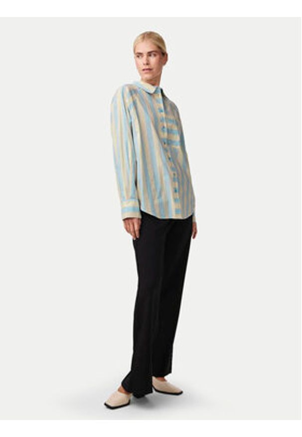 YAS Koszula Monday 26032760 Niebieski Regular Fit. Kolor: niebieski. Materiał: bawełna