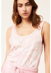 Etam Top piżamowy kolor różowy. Kolor: różowy. Materiał: dzianina