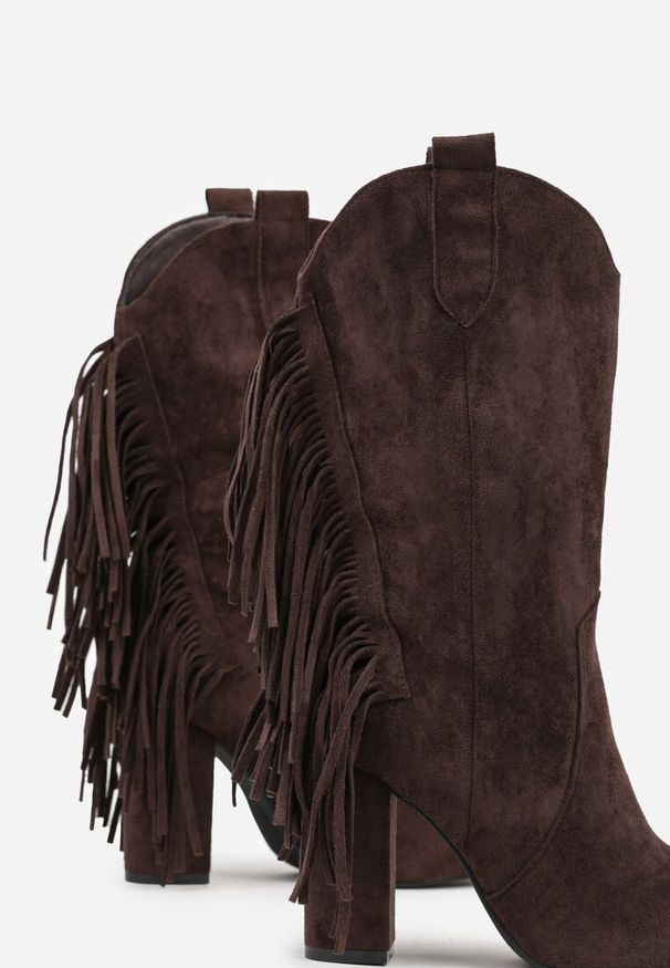 Renee - Brązowe Botki Kowbojki na Słupku Ozdobione Frędzlami Reikka. Okazja: na co dzień. Kolor: brązowy. Materiał: jeans. Wzór: aplikacja. Obcas: na słupku. Styl: casual