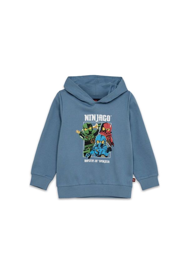 Bluza dziecięca LEGO NINJAGO Scout 600, niebieska, z bawełny organicznej.. Typ kołnierza: kaptur. Kolor: niebieski. Materiał: bawełna. Wzór: nadruk