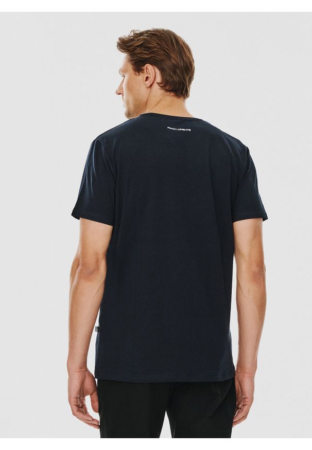 Pako Lorente - PAKO LORENTE – Granatowy gładki T-shirt Basic. Kolor: niebieski, biały, czarny. Materiał: bawełna, elastan. Długość rękawa: krótki rękaw. Długość: krótkie. Wzór: gładki. Styl: klasyczny