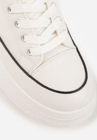 Born2be - Białe Trampki VICES na Grubej Podeszwie Zdobione Lamówką Riosara. Okazja: na co dzień. Kolor: biały. Materiał: jeans. Wzór: aplikacja. Styl: casual, elegancki, sportowy, klasyczny #3