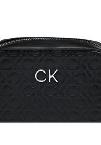 Calvin Klein Torebka Re-Lock Camera Bag Emb Mono K60K610199 Czarny. Kolor: czarny. Materiał: skórzane