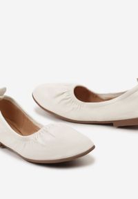 Renee - Białe Balerinki w Stylu Baletowym z Elastyczną Cholewką Mangifera. Nosek buta: okrągły. Kolor: biały. Szerokość cholewki: normalna. Obcas: na obcasie. Wysokość obcasa: niski #5