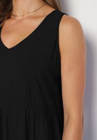 Born2be - Czarna Rozkloszowana Sukienka z Bawełny na Ramiączkach Zasea. Okazja: na randkę, na co dzień. Typ kołnierza: dekolt w kształcie V. Kolor: czarny. Materiał: bawełna. Długość rękawa: na ramiączkach. Styl: elegancki, casual #3