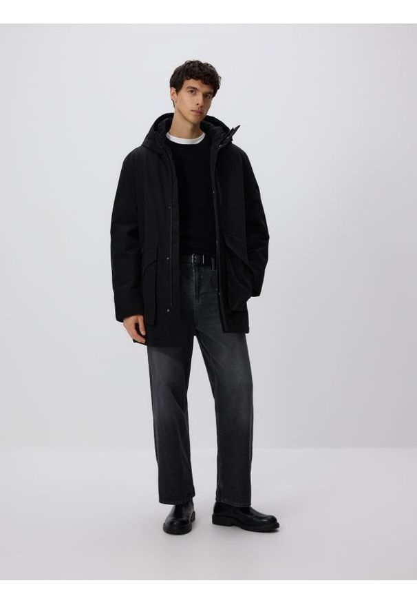 Reserved - Wodoodporna parka z kapturem - czarny. Typ kołnierza: kaptur. Kolor: czarny. Materiał: tkanina