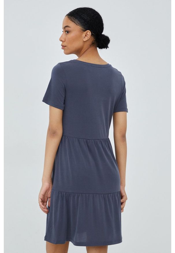 Vero Moda sukienka kolor granatowy mini rozkloszowana. Kolor: niebieski. Materiał: włókno, dzianina. Długość rękawa: krótki rękaw. Wzór: gładki. Typ sukienki: rozkloszowane. Długość: mini
