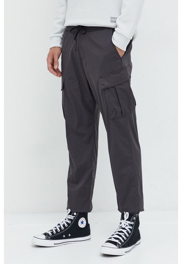 Abercrombie & Fitch spodnie męskie kolor szary. Kolor: szary. Materiał: tkanina. Wzór: gładki