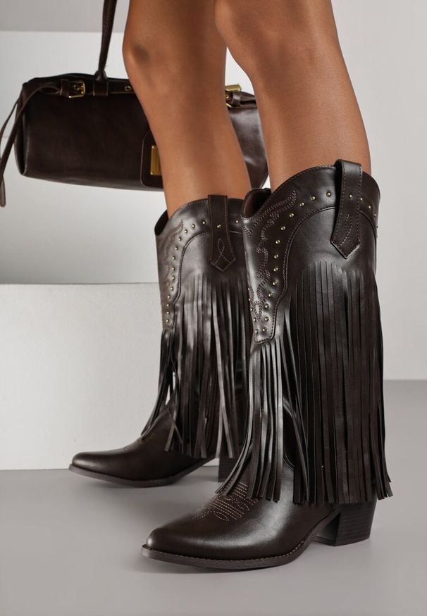 Renee - Brązowe Botki Kowbojki na Stożku z Cholewką z Ćwiekami i Frędzlami Elles. Okazja: na imprezę. Kolor: brązowy. Materiał: jeans. Szerokość cholewki: normalna. Wzór: haft. Obcas: na stożku. Wysokość obcasa: średni