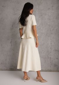 Renee - Beżowy Komplet z Wiskozą Bluzka z Guzikami i Baskinką i Spódnica Narinna. Kolor: beżowy. Materiał: wiskoza #4