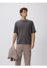 Reserved - Bawełniany t-shirt boxy - ciemnoszary. Kolor: szary. Materiał: bawełna