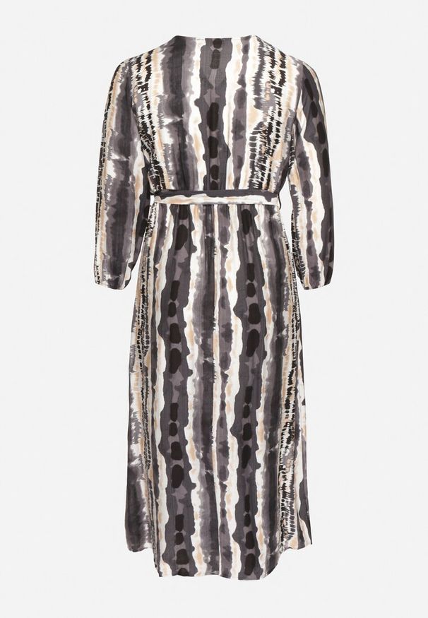 Born2be - Szara Kopertowa Sukienka z Wiskozą i Paskiem w Talii Noranea. Okazja: na co dzień, na spacer. Kolor: szary. Materiał: wiskoza. Sezon: wiosna. Typ sukienki: kopertowe. Styl: casual, elegancki