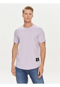 Calvin Klein Jeans T-Shirt J30J323482 Fioletowy Regular Fit. Kolor: fioletowy. Materiał: bawełna