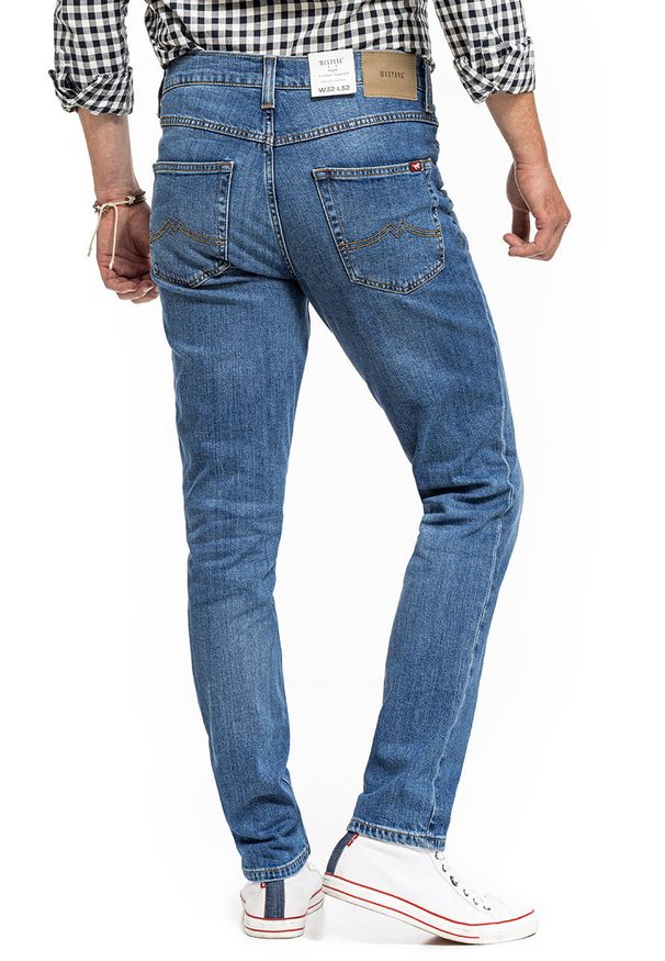 Mustang - MUSTANG TRAMPER TAPERED MĘSKIE SPODNIE JEANSOWE JEANSY DENIM BLUE 1014043 5000 682. Okazja: na spotkanie biznesowe, do pracy, na randkę, na co dzień. Styl: klasyczny, biznesowy, elegancki, casual, sportowy