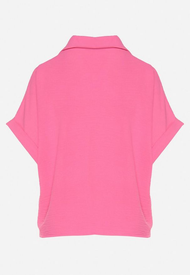 Born2be - Fuksjowa Koszula z Krótkim Rękawem Natenna. Okazja: na co dzień, na spotkanie biznesowe. Typ kołnierza: kołnierzyk klasyczny. Kolor: różowy. Materiał: jeans. Długość rękawa: krótki rękaw. Długość: krótkie. Sezon: lato. Styl: casual, biznesowy, elegancki, klasyczny