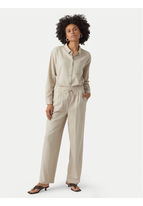 Vero Moda Spodnie materiałowe Jesmilo 10287363 Beżowy jasny Regular Fit. Kolor: beżowy. Materiał: len