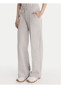 Guess Spodnie dresowe V6RB17 K9V31 Szary Regular Fit. Kolor: szary. Materiał: bawełna #1