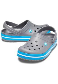 Chodaki Crocs Crocband. Kolor: biały, wielokolorowy, niebieski, szary. Materiał: materiał, syntetyk