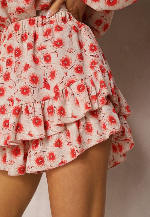 Renee - Beżowo-Czerwone Spódnico-Szorty High Waist z Falbankami Gavira. Okazja: na co dzień. Stan: podwyższony. Kolor: beżowy. Styl: klasyczny, casual, elegancki