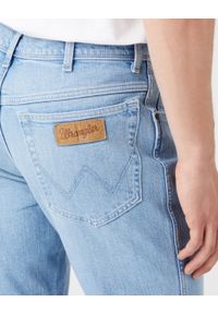 Wrangler - WRANGLER TEXAS TAPER MĘSKIE SPODNIE JEANSOWE LOVESICK W12TY728Q 112319945. Okazja: na spotkanie biznesowe. Styl: biznesowy, elegancki