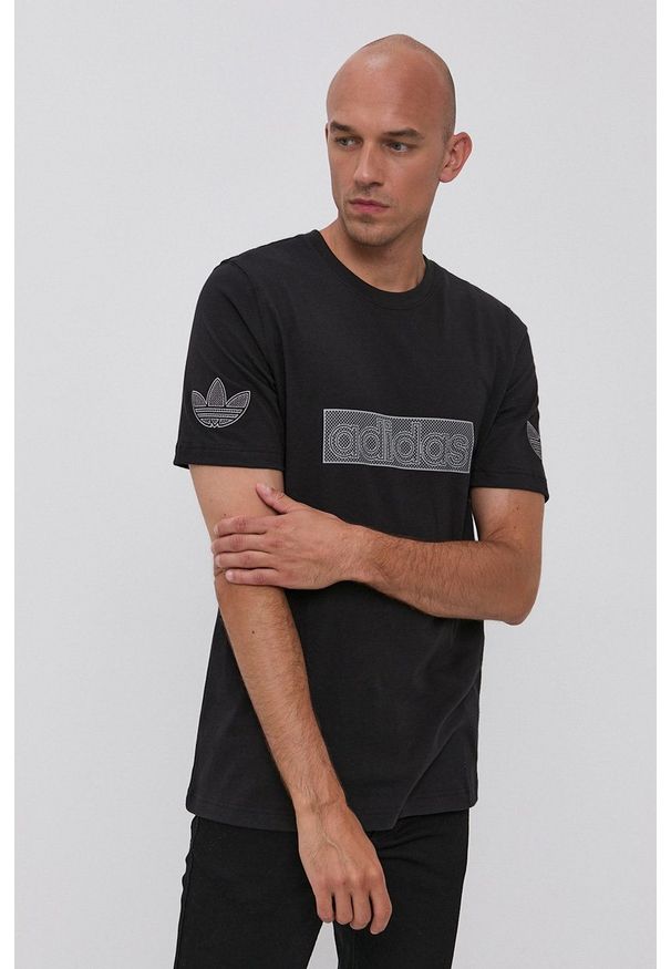 adidas Originals - T-shirt bawełniany. Okazja: na co dzień. Kolor: czarny. Materiał: bawełna. Wzór: nadruk. Styl: casual
