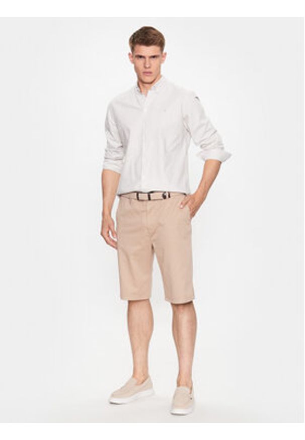 s.Oliver Szorty materiałowe 2128983 Brązowy Relaxed Fit. Kolor: brązowy. Materiał: bawełna