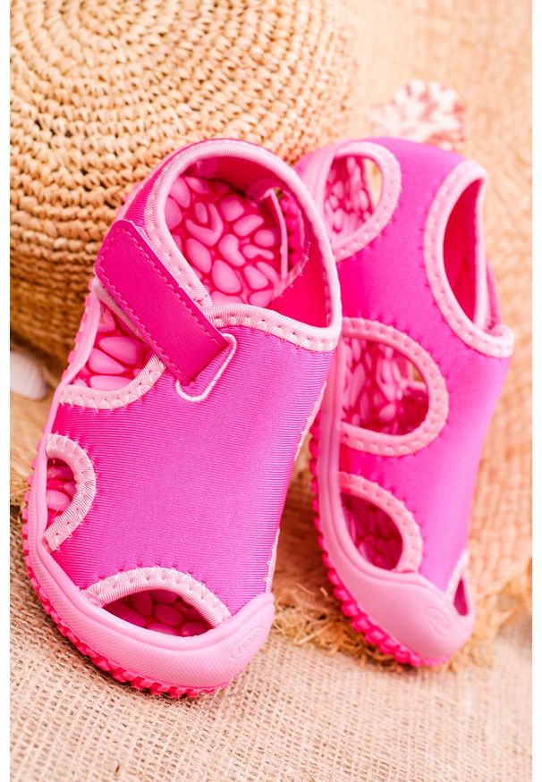 Casu - różowe sandały na rzep casu jf22. Zapięcie: rzepy. Kolor: różowy