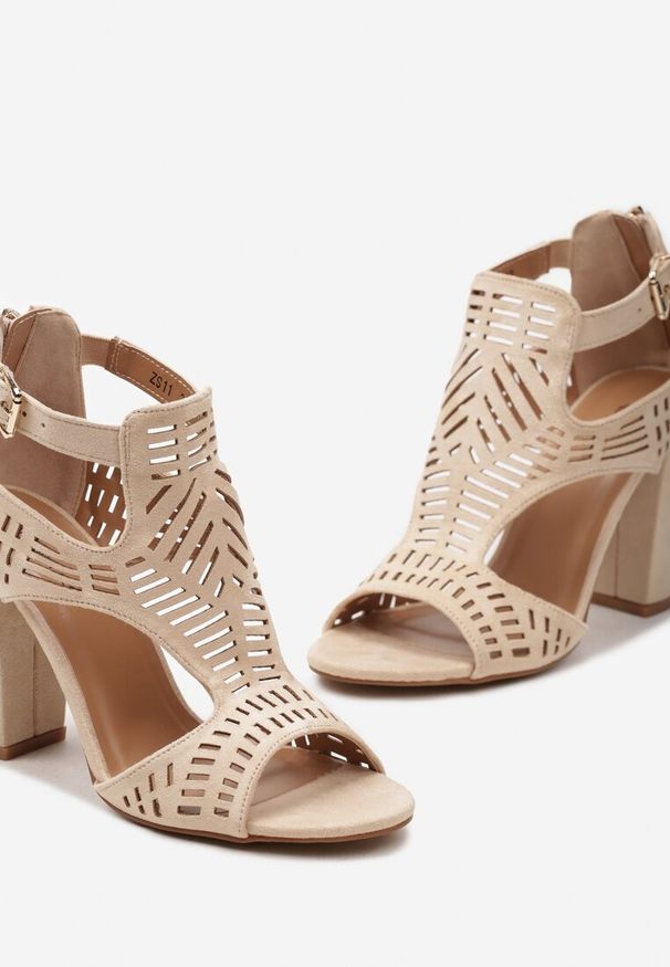 Born2be - Beżowe Sandały na Słupku ze Sprzączką w Ażurowy Wzór Vimina. Okazja: na co dzień. Zapięcie: sprzączka. Kolor: beżowy. Wzór: ażurowy. Sezon: lato. Obcas: na słupku. Styl: casual, elegancki