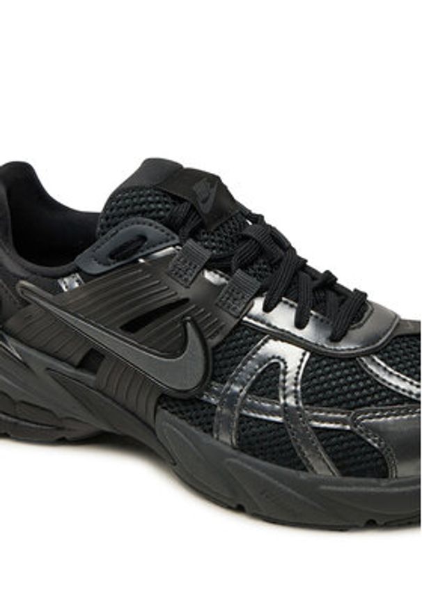 Nike Sneakersy V2k Run FD0736 001 Czarny. Kolor: czarny. Materiał: materiał. Sport: bieganie
