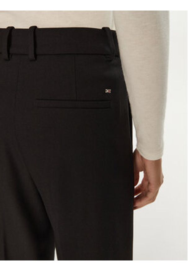 TOMMY HILFIGER - Tommy Hilfiger Spodnie materiałowe WW0WW39725 Czarny Relaxed Fit. Kolor: czarny. Materiał: syntetyk, wiskoza