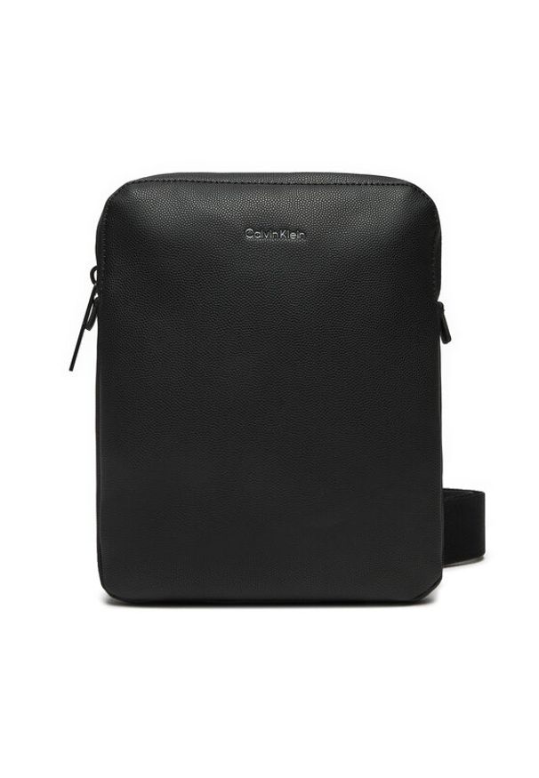 Calvin Klein Saszetka Ck Must Flatpack K50K512767 Czarny. Kolor: czarny. Materiał: skóra