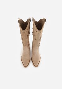 Renee - Ciemnobeżowe Ażurowe Botki Kowbojki na Stożku z Imitacji Zamszu Hephiane. Kolor: beżowy. Materiał: zamsz. Wzór: ażurowy. Obcas: na stożku. Styl: boho. Wysokość obcasa: średni #6