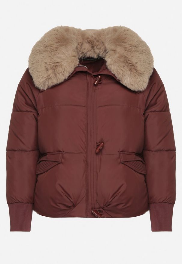Born2be - Bordowa Puchowa Kurtka Pikowana z Futrzanym Kołnierzem Lanivela. Okazja: na co dzień, na spotkanie biznesowe, do pracy. Kolekcja: plus size. Kolor: czerwony. Materiał: futro, puch. Styl: biznesowy, casual